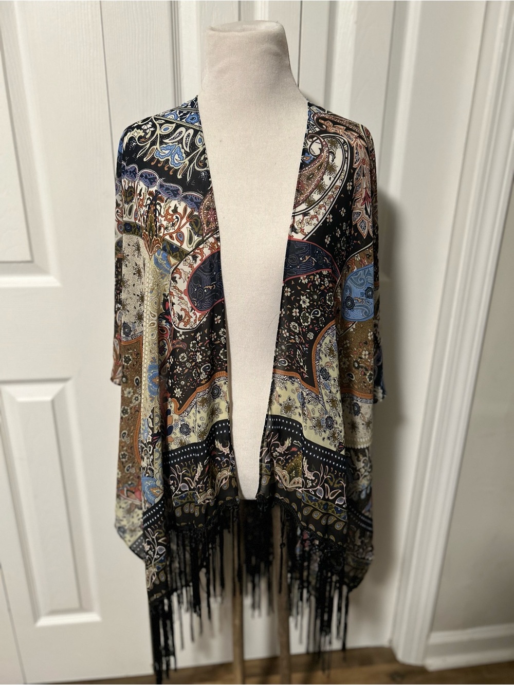 Bohemian floral Paisley Fringe Kimono Wrap batwing poncho Black blue cream OS